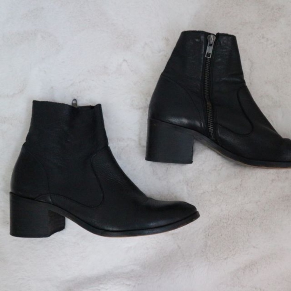 L'Intervalle Black Boots